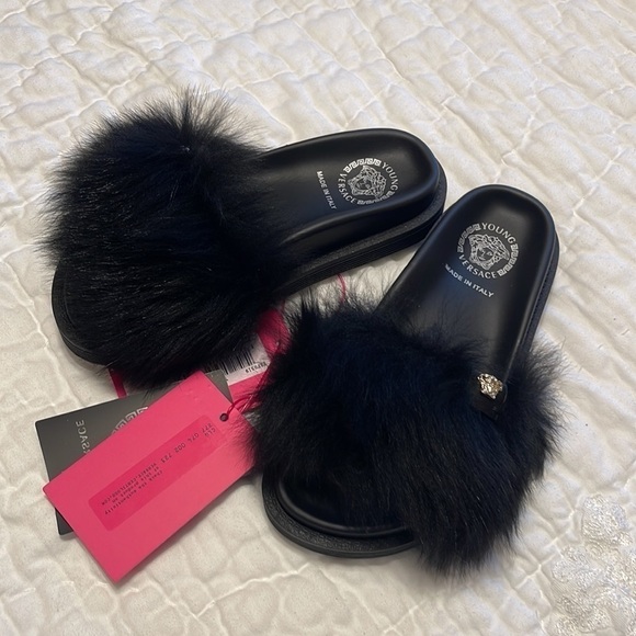 VERSACE
FAUX Fur Slide Sandal - Picture 6 of 6